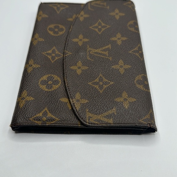 Louis Vuitton Wallet - Picture 7 of 10